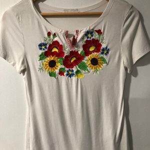 Embroidered womens shirt size S color white